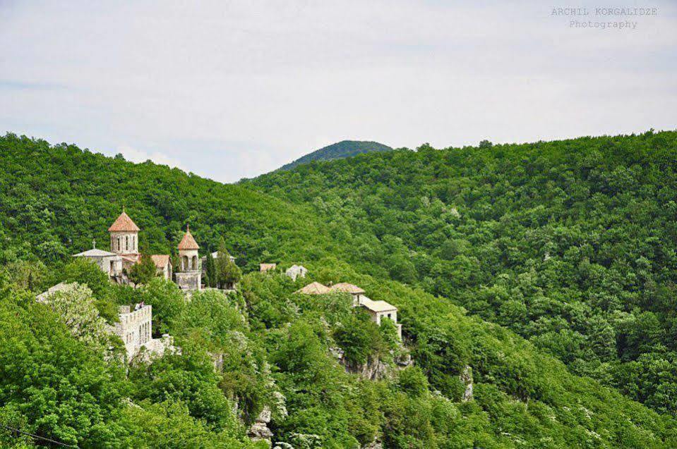 Hotel Kutaisi Globus Bagian luar foto